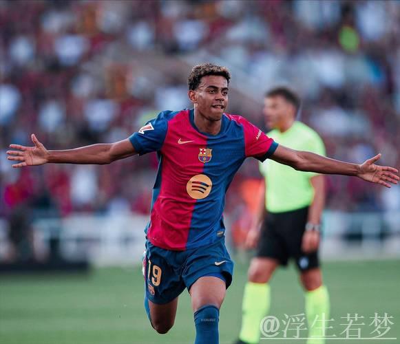 巴萨17岁天才禁区1V3过人献助攻，11球16助惊艳表现引热议