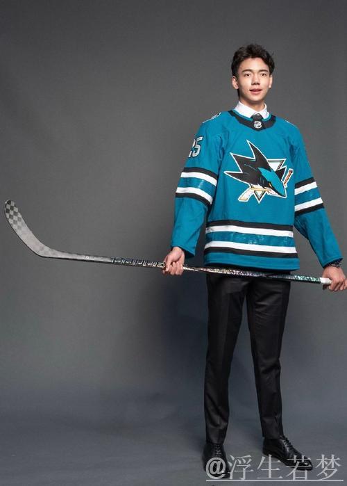 王浩西静待选秀绽放 王浩西静待选秀绽放